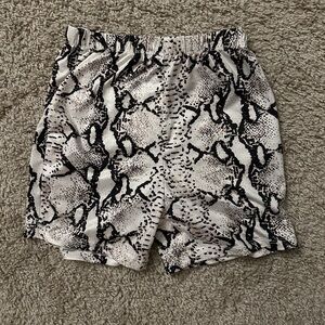 WHITEFOX BOTIQUE SNAKE PRINT BIKER SHORTS